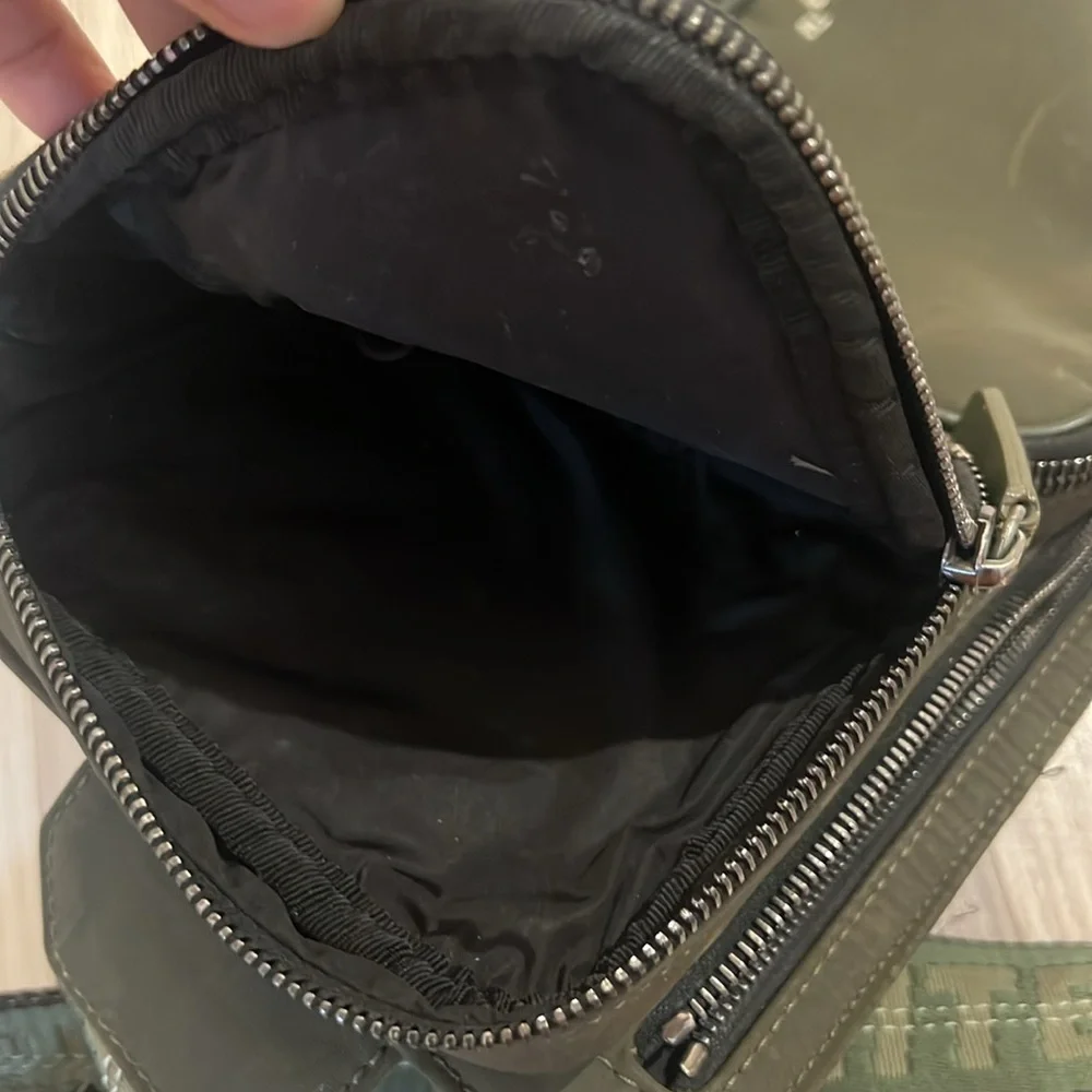 Rare Off-White multi compartment crossbody bag